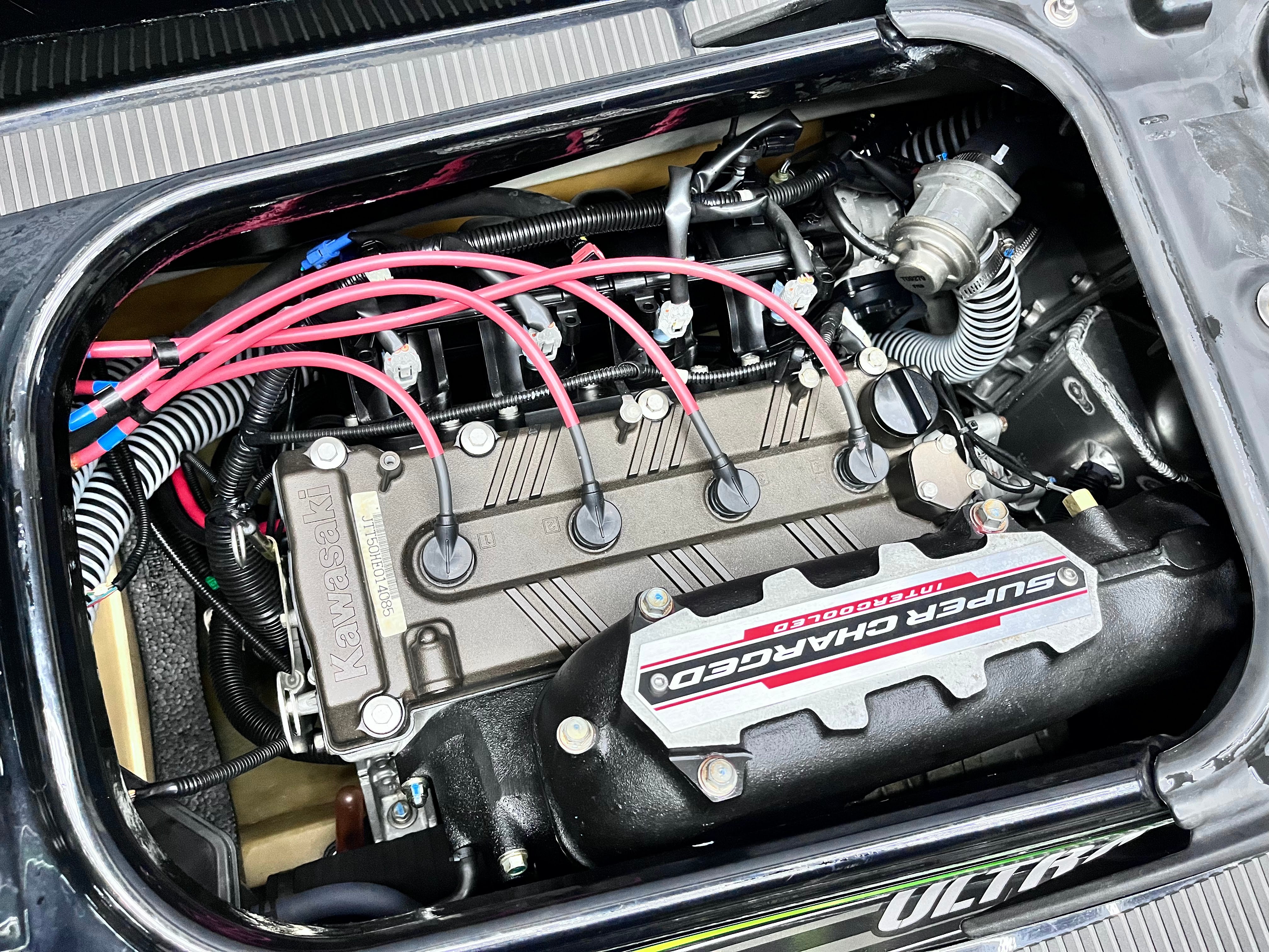 ULTRA 310LX '14 [Fresh water use only, Excellent condition]