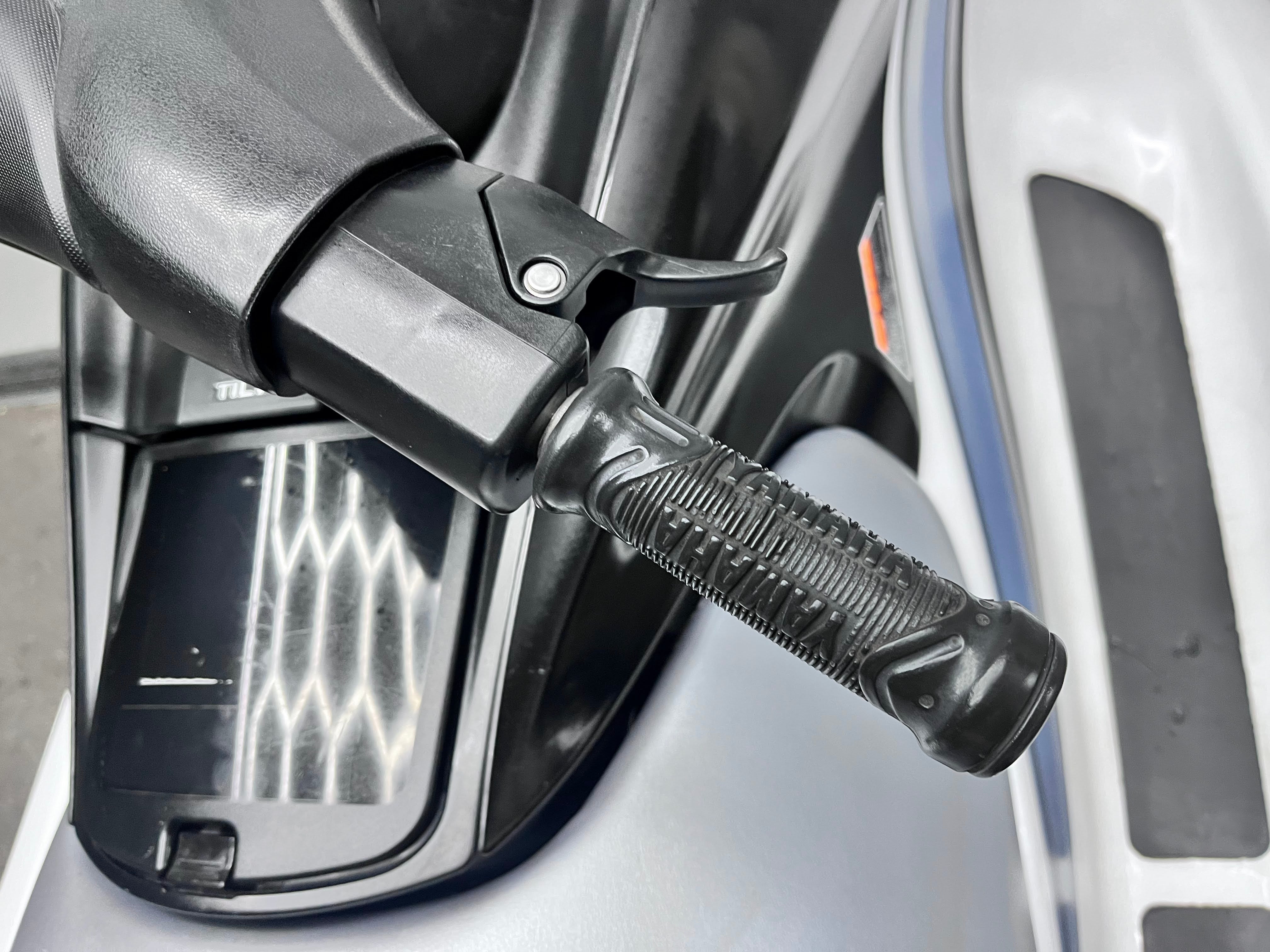 FX140 '03 263Hours MR-1 [Almost fresh water only use]