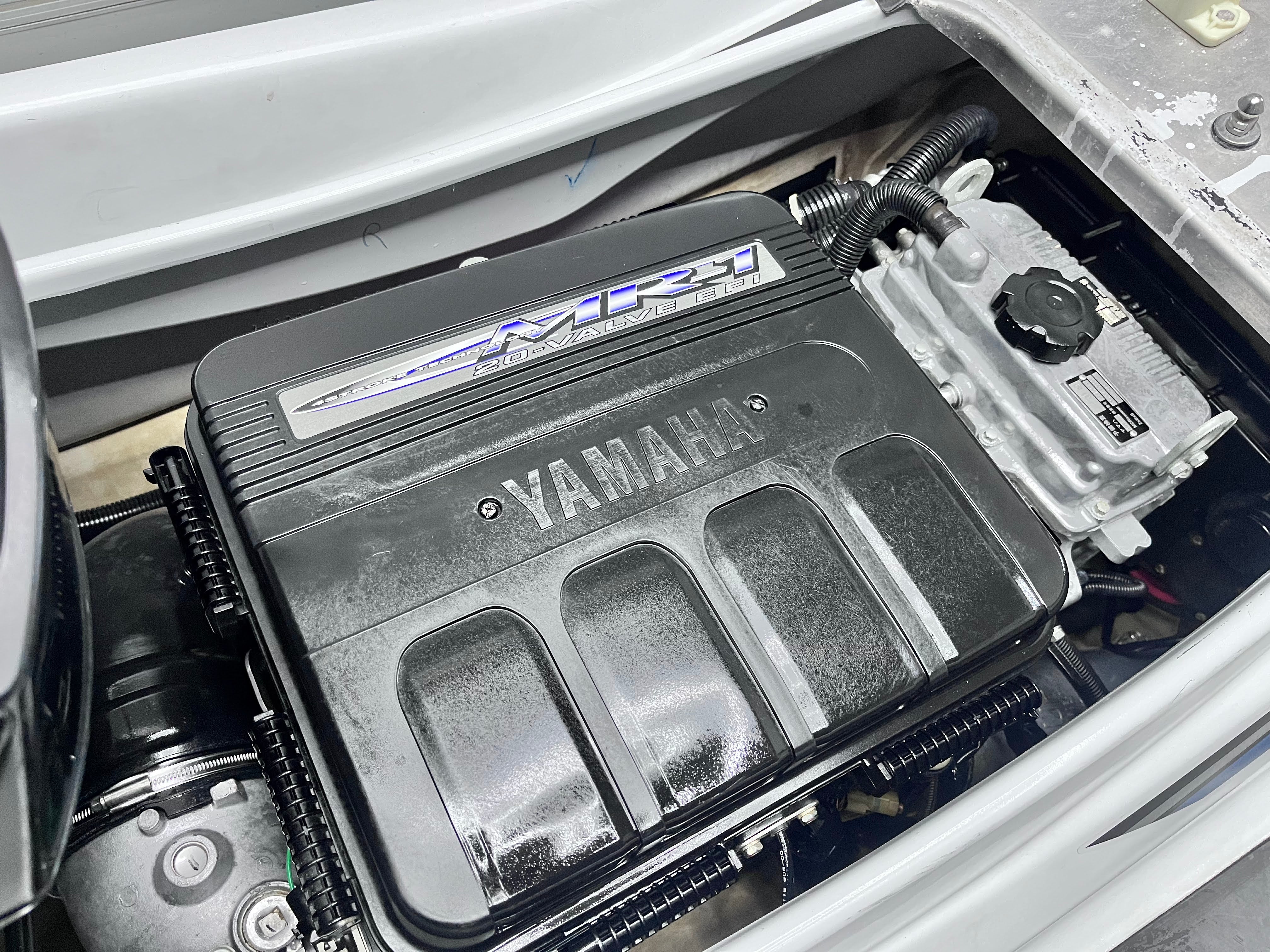 FX140 '03 263Hours MR-1 [Almost fresh water only use]