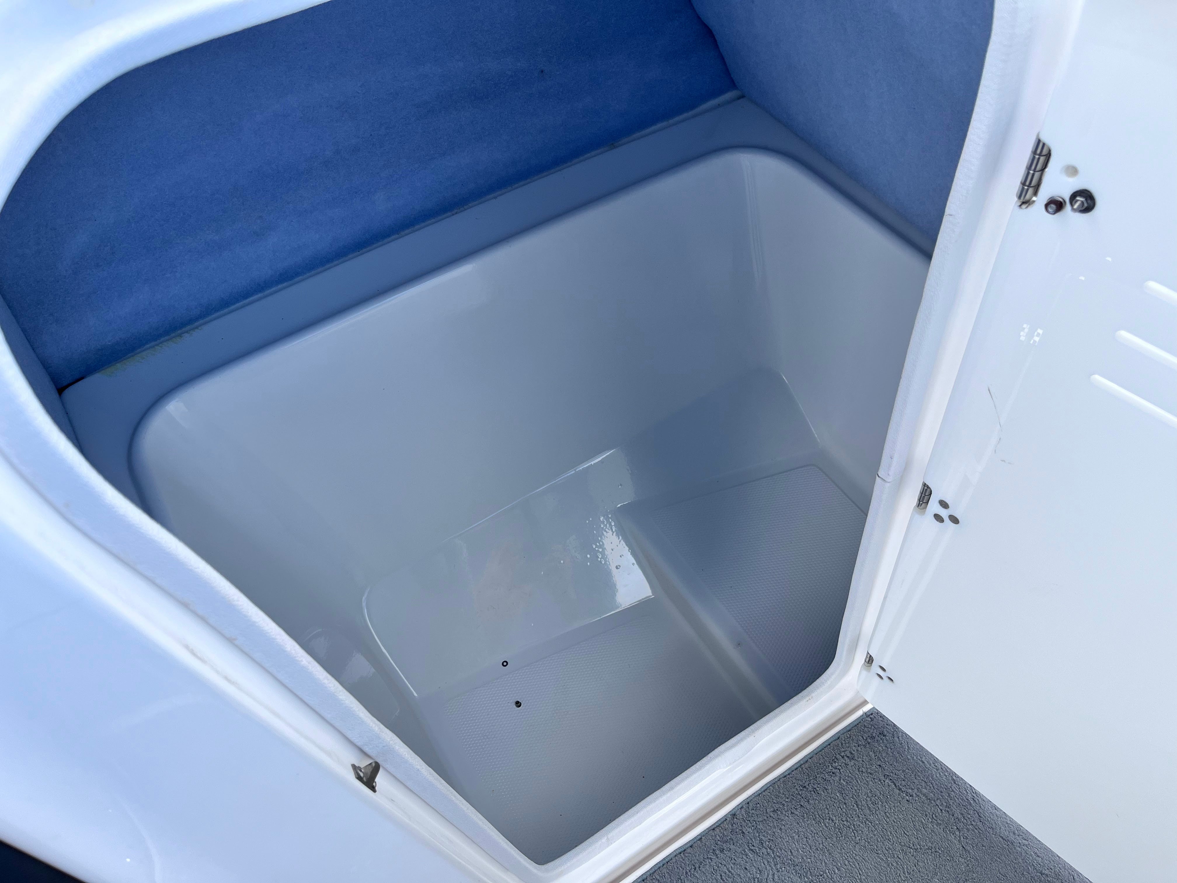 AR240 HighOutput '14 [Excellent condition/Fresh water use only]