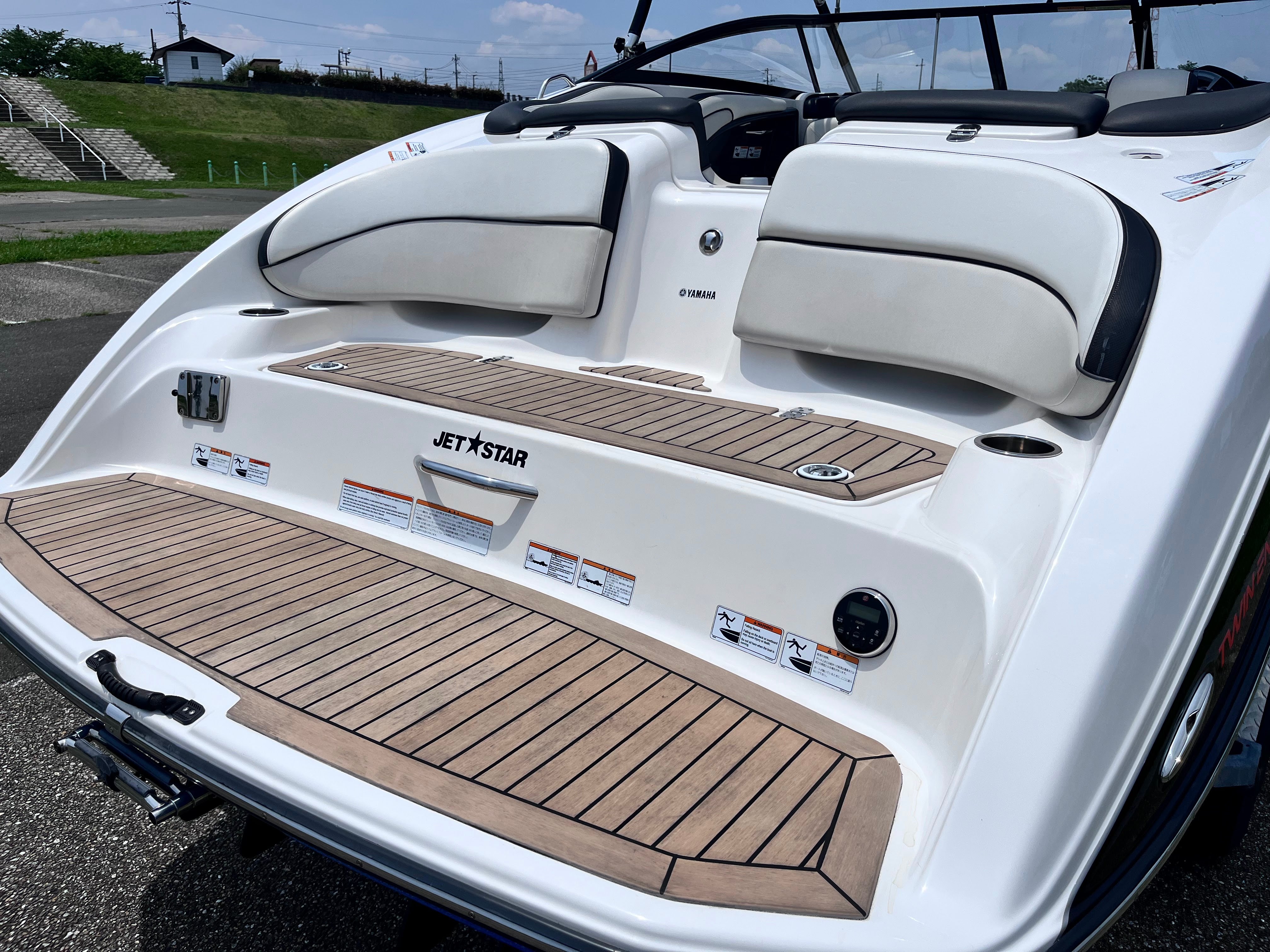 AR240 HighOutput '14 [Flexiteek & Thrust Vector]