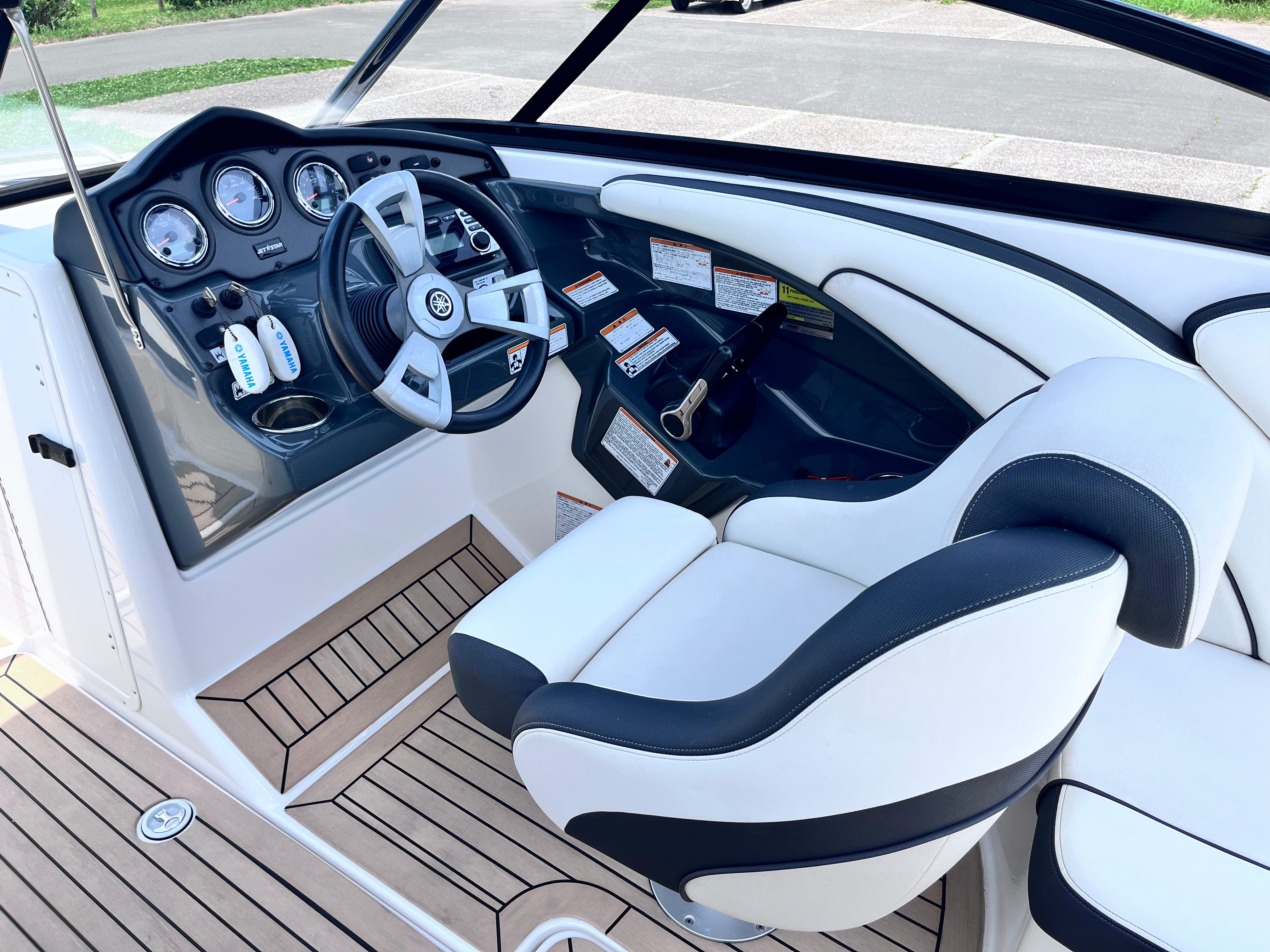 AR240 HighOutput '14 [Flexiteek & Thrust Vector]