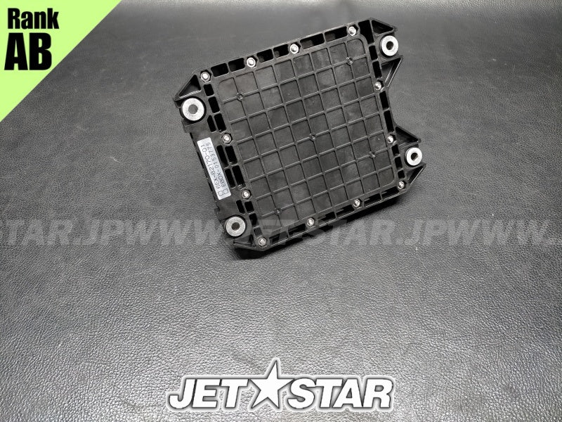Used 6EX-82170-01-00 FUSE BOX ASSY [X2404-57]