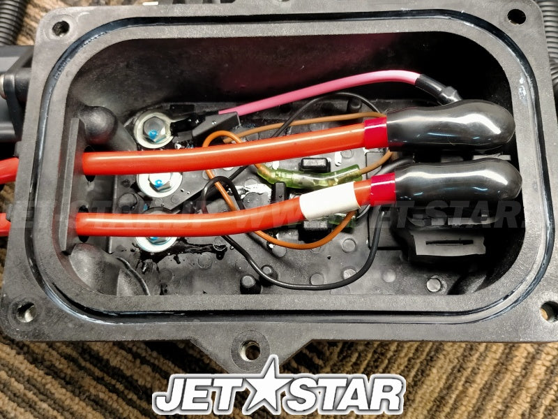Used 6D3-82170-00-00 FUSE BOX ASSY [Y2070-03]