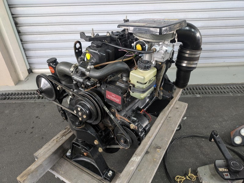 Mercruiser 3.0LX Complete ENGINE Used [Fresh water only use, Great condition] [X2505-04]