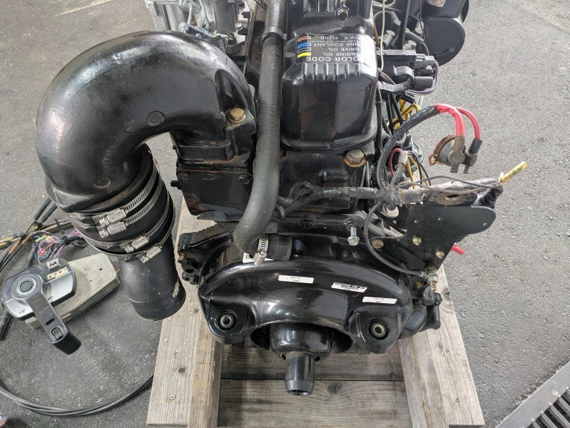 Mercruiser 3.0LX Complete ENGINE Used [Fresh water only use, Great condition] [X2505-04]