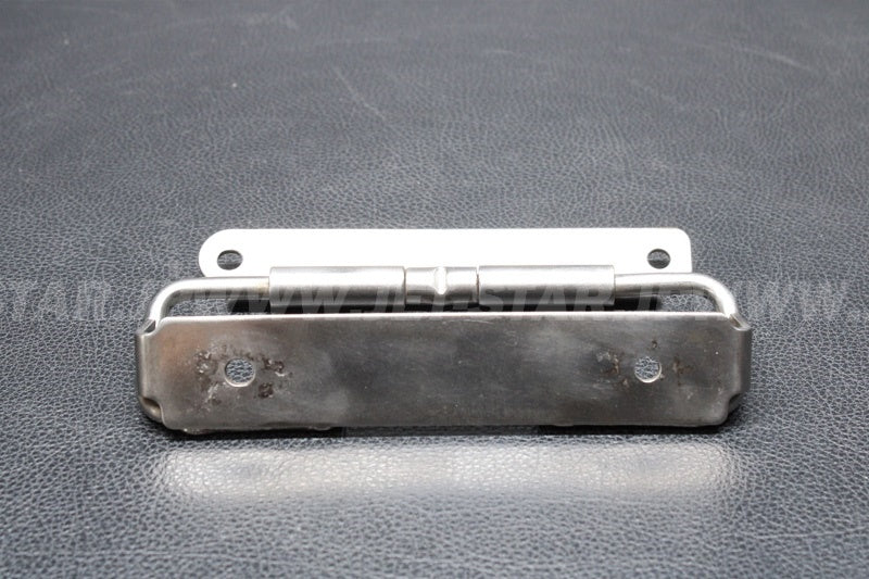 Used 53009-3725 HINGE,HATCH COVER  [K9517-22]