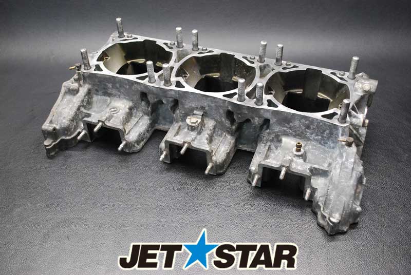 Used 14001-5377 SET-CRANKCASE (WITH DEFECT) [X911-102]